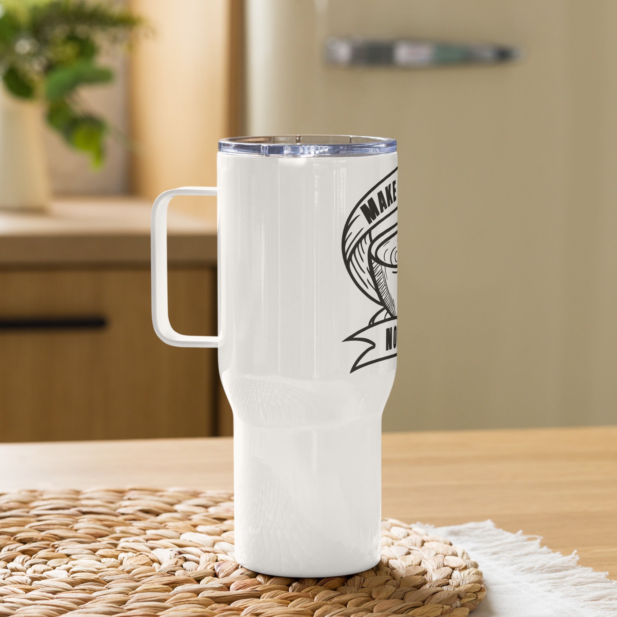 Travel mug with a handle